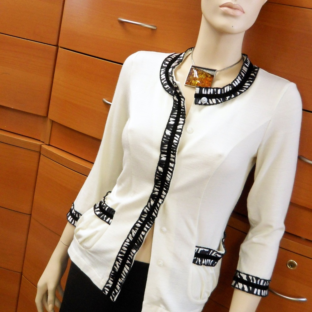 BUTTON DOWN LIGHT JACKET MADE IN EUROPE